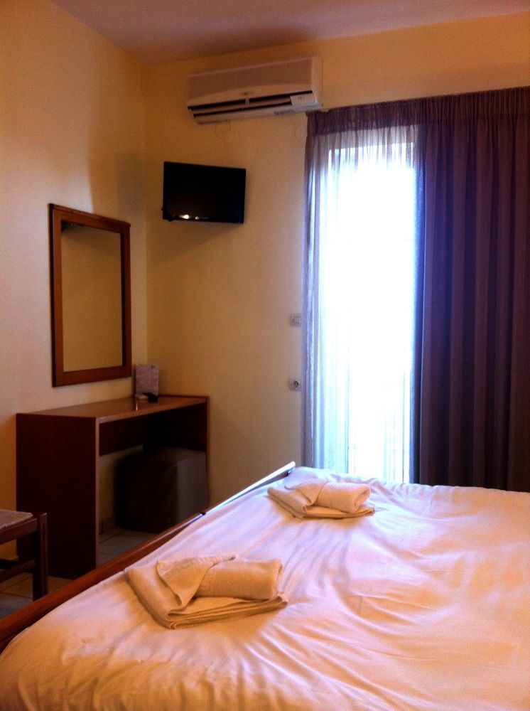 Amaryllis Aparthotel Platanés Exterior photo