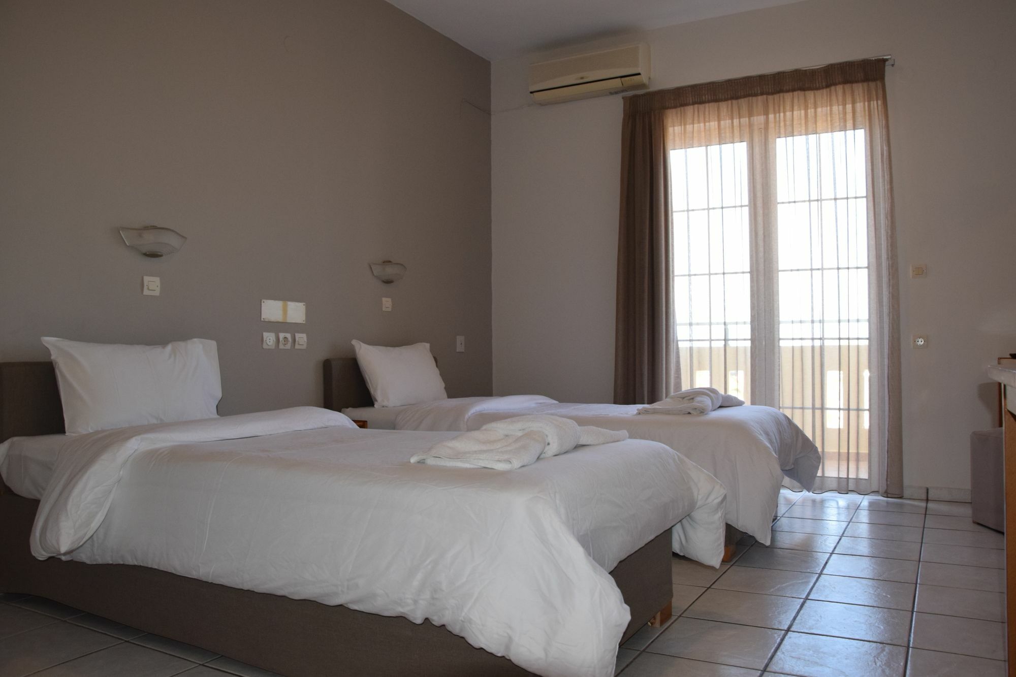 Amaryllis Aparthotel Platanés Exterior photo